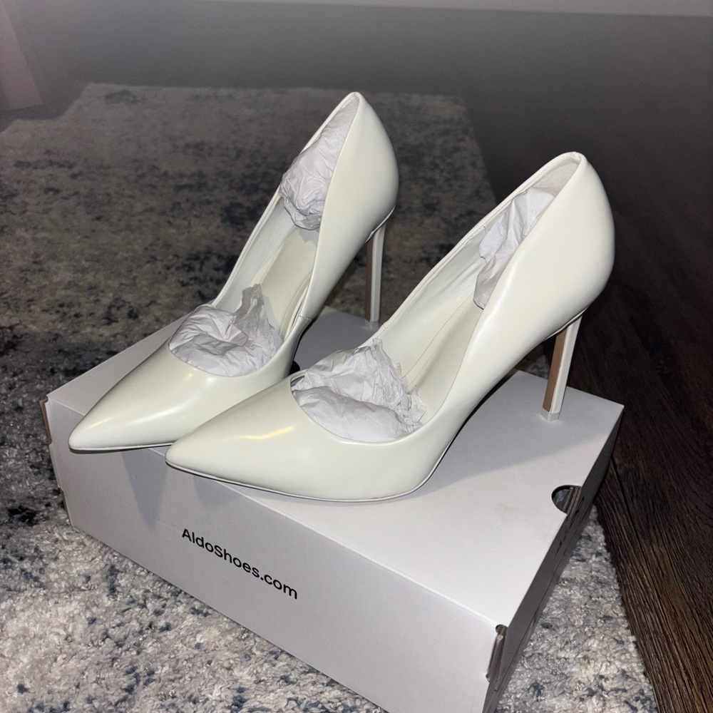 Aldo White Stiletto Heels Classic Design